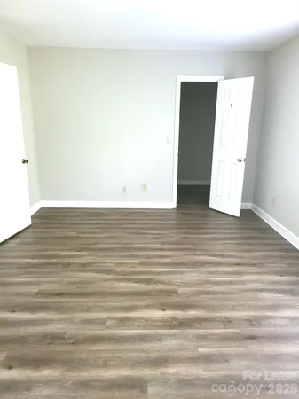 $1,275 | 2141 Selwyn Avenue, Unit 212, Charlotte, NC 28207