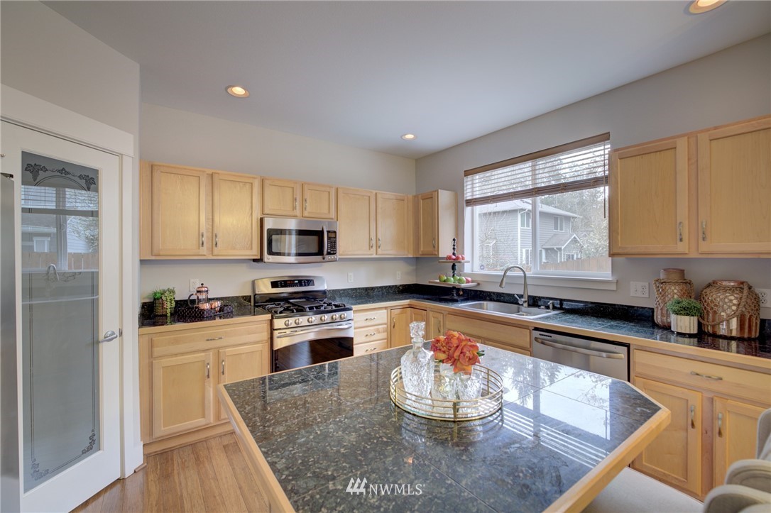 8855 Northeast 176th Street Bothell, WA 98011 - Photo 12 of 38 Gallery Image 12