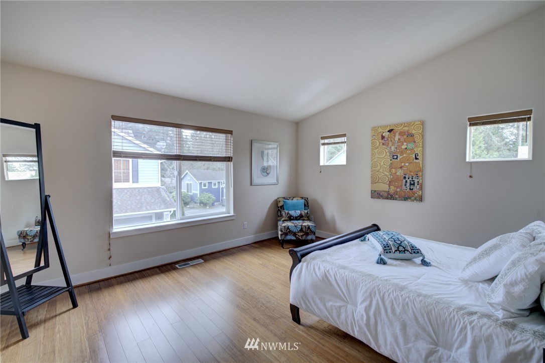 8855 Northeast 176th Street Bothell, WA 98011 - Photo 27 of 38 Gallery Image 27