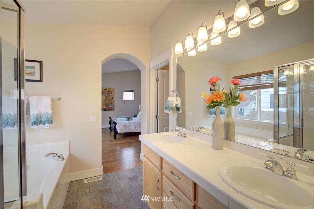 8855 Northeast 176th Street Bothell, WA 98011 - Photo 32 of 38 Gallery Image 32