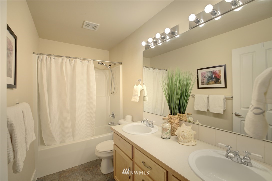 8855 Northeast 176th Street Bothell, WA 98011 - Photo 34 of 38 Gallery Image 34