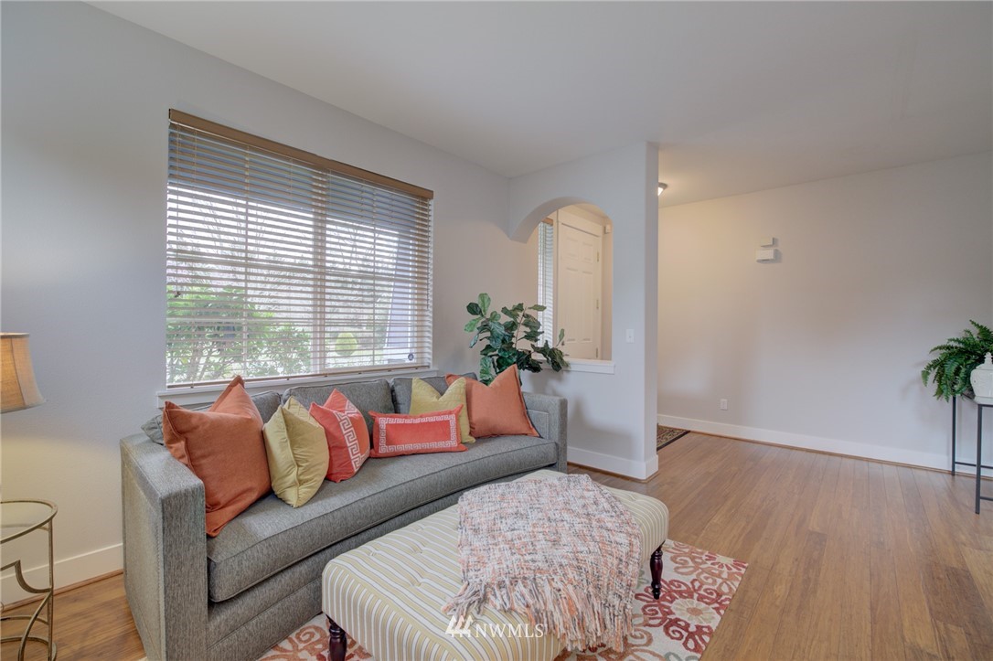 8855 Northeast 176th Street Bothell, WA 98011 - Photo 9 of 38 Gallery Image 9