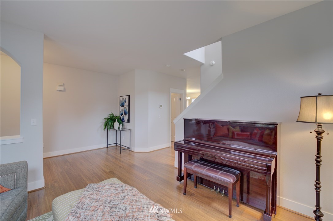 8855 Northeast 176th Street Bothell, WA 98011 - Photo 10 of 38 Gallery Image 10
