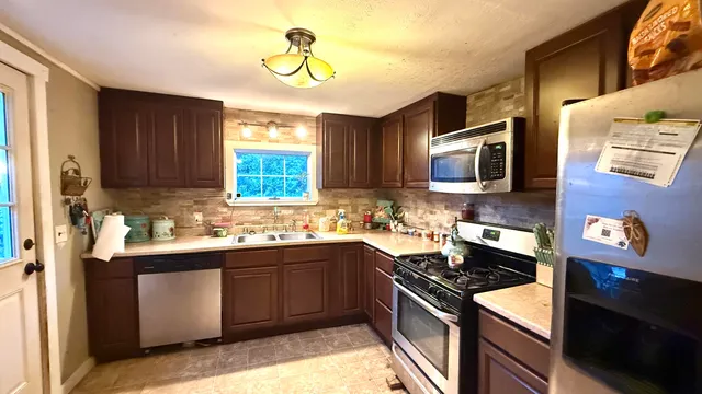 $178,900 | 1123 South Street, Dover-Foxcroft, ME 04426