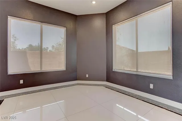 $3,200 | 2550 Regency Cove Court, Las Vegas, NV 89121