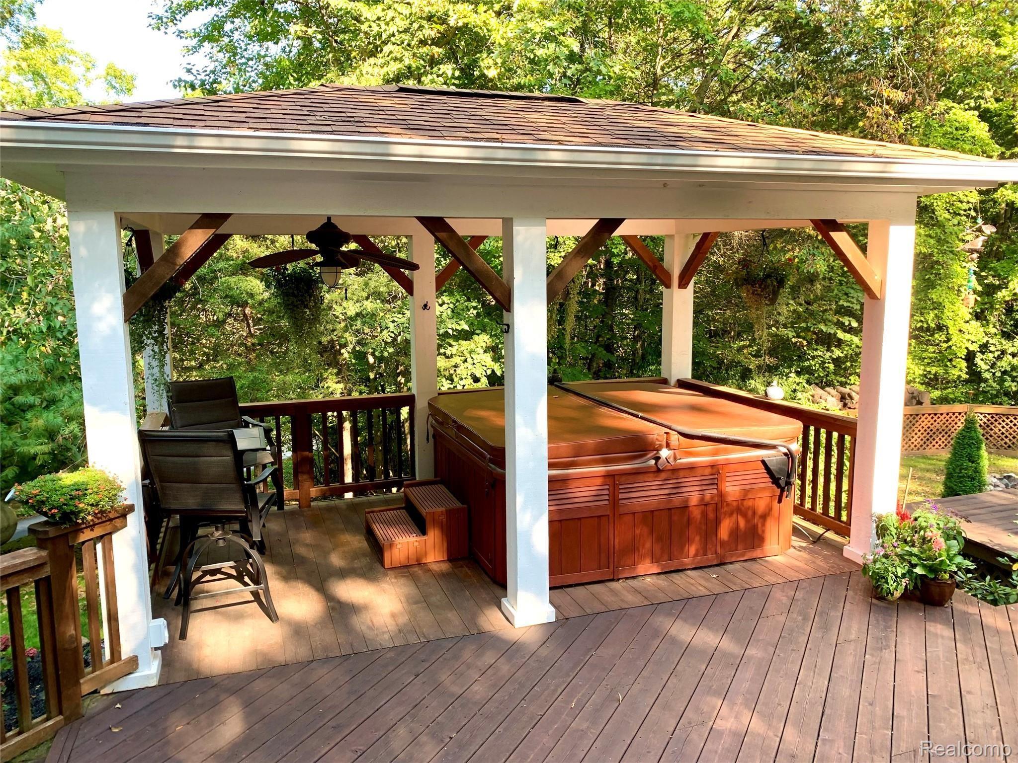 9815 Toma Road Pinckney, MI 48169 - Photo 10 of 59 rob2.JPG
