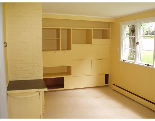 70 Boulder Road Newton, MA 02459 - Photo 8 of 12 a view of empty room with windows