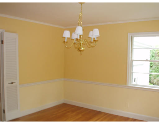 70 Boulder Road Newton, MA 02459 - Photo 9 of 12 a room with a window