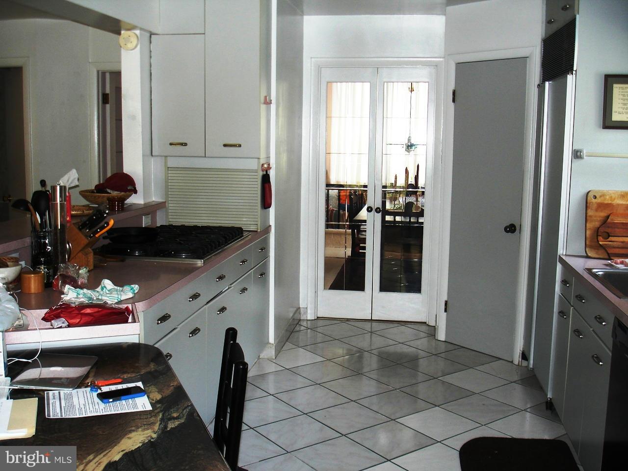 11049 Swansfield Road Columbia, MD 21044 - Photo 16 of 30 Kitchen