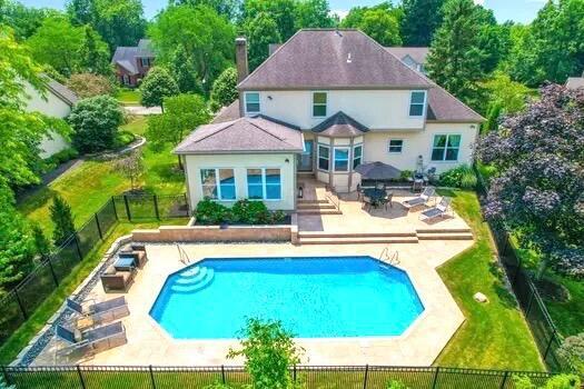 971 Ridge Crest Drive Columbus, OH 43230 - Photo 2 of 33 IMG_1066