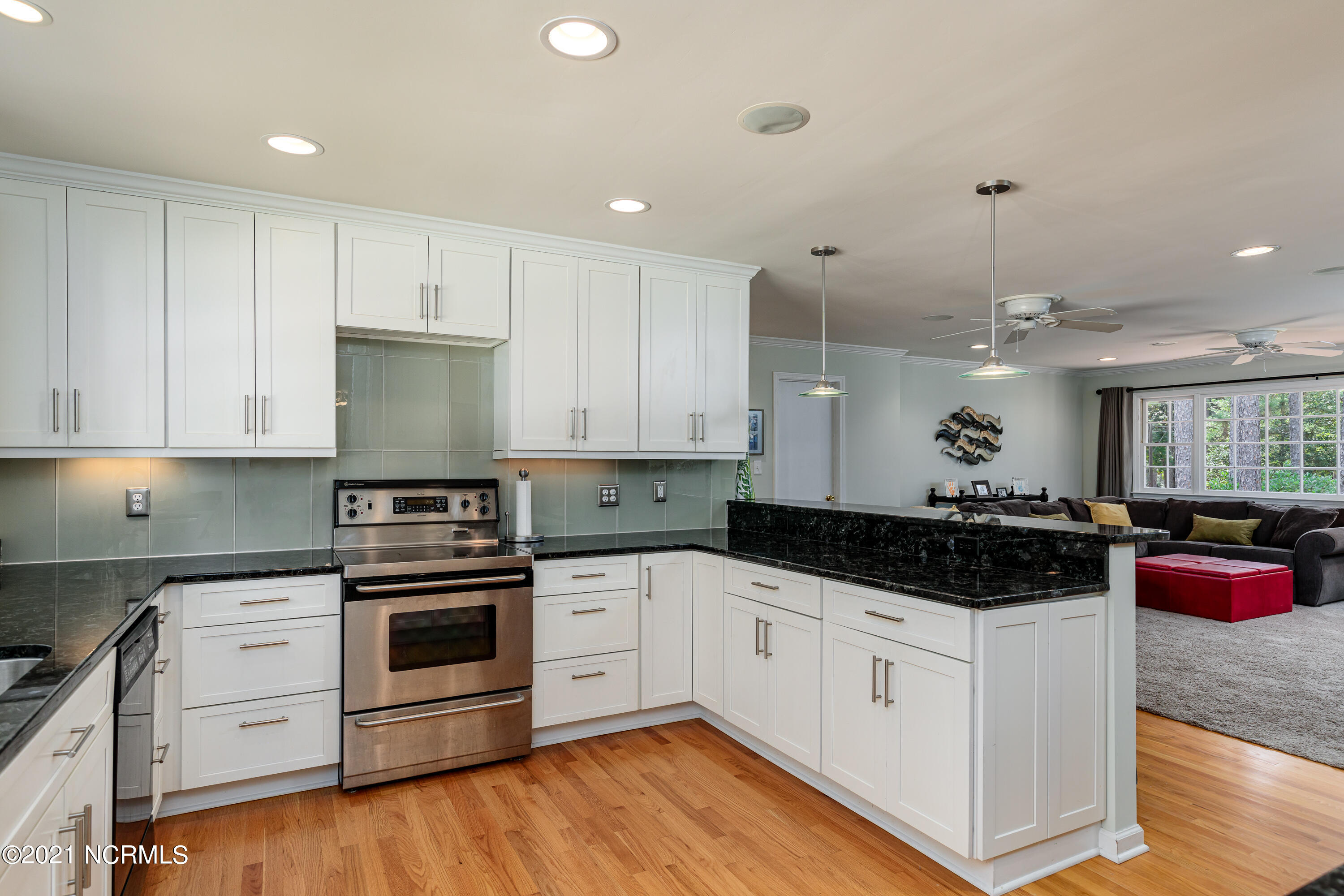 140 Cardinal Road Southern Pines, NC 28387 - Photo 8 of 29 140cardinalrdINT-24