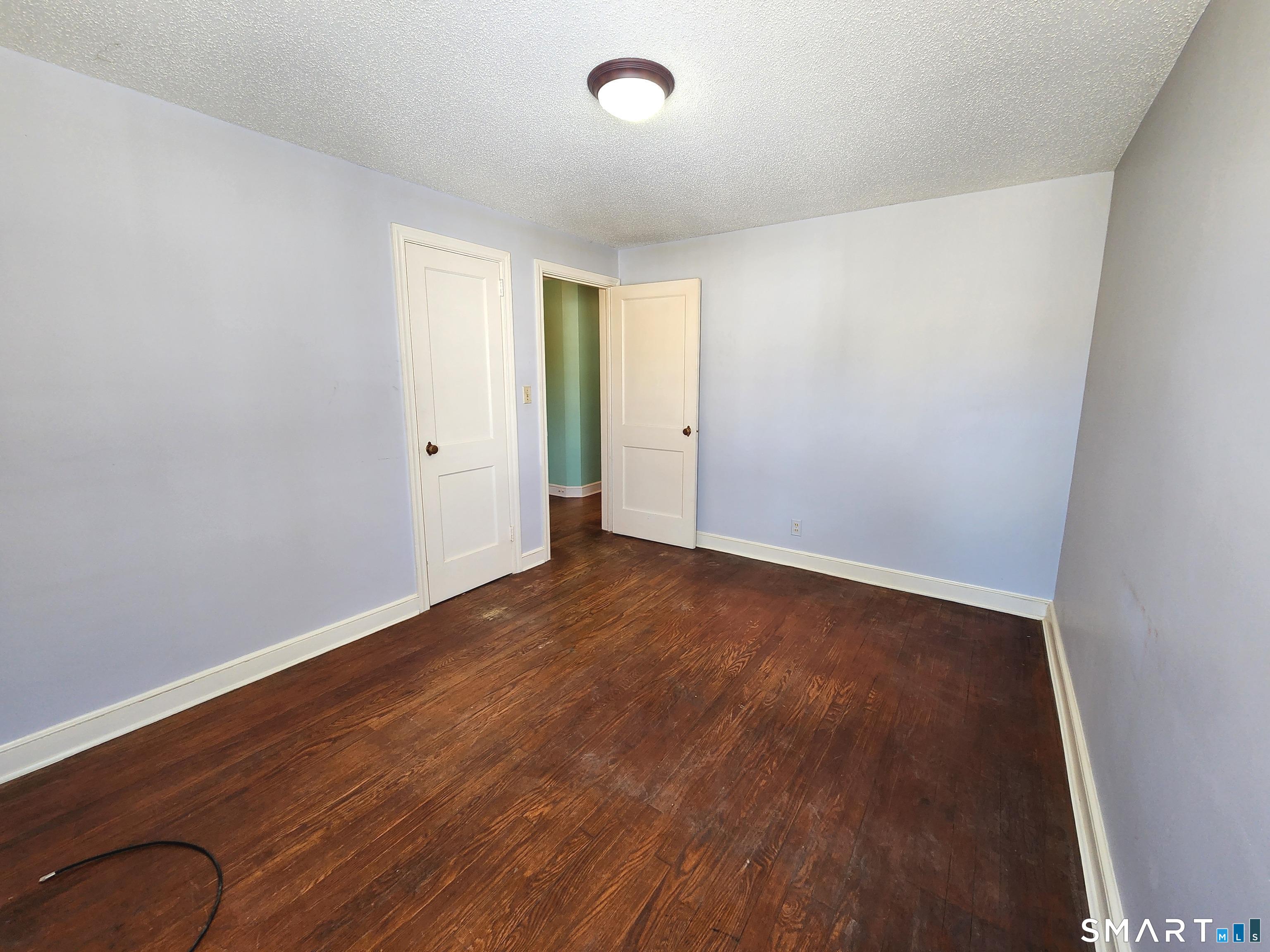 257 Green Road Manchester, CT 06042 - Photo 17 of 37