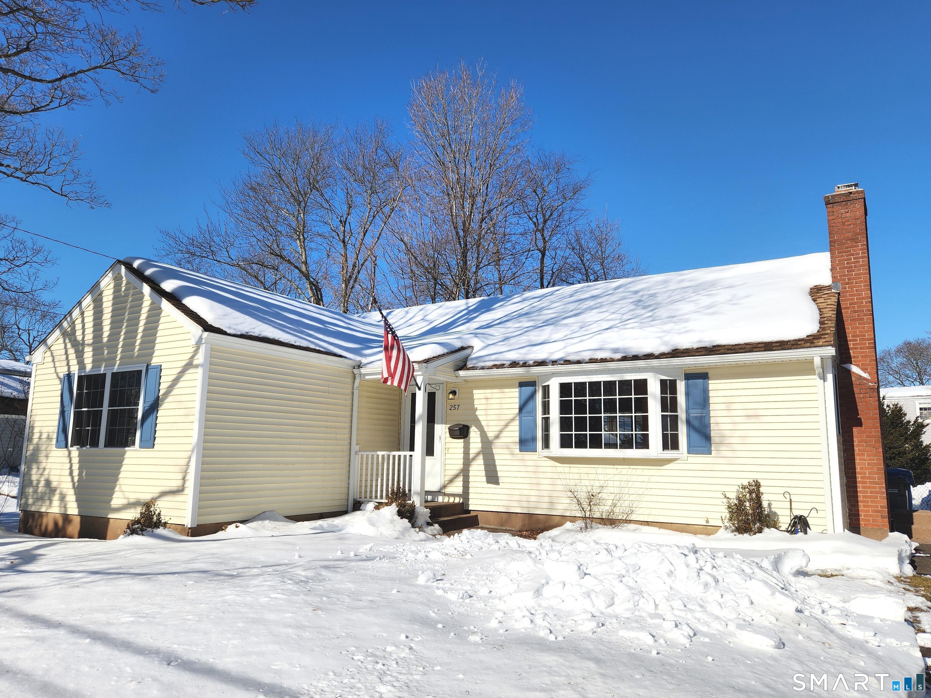 257 Green Road Manchester, CT 06042 - Photo 2 of 37