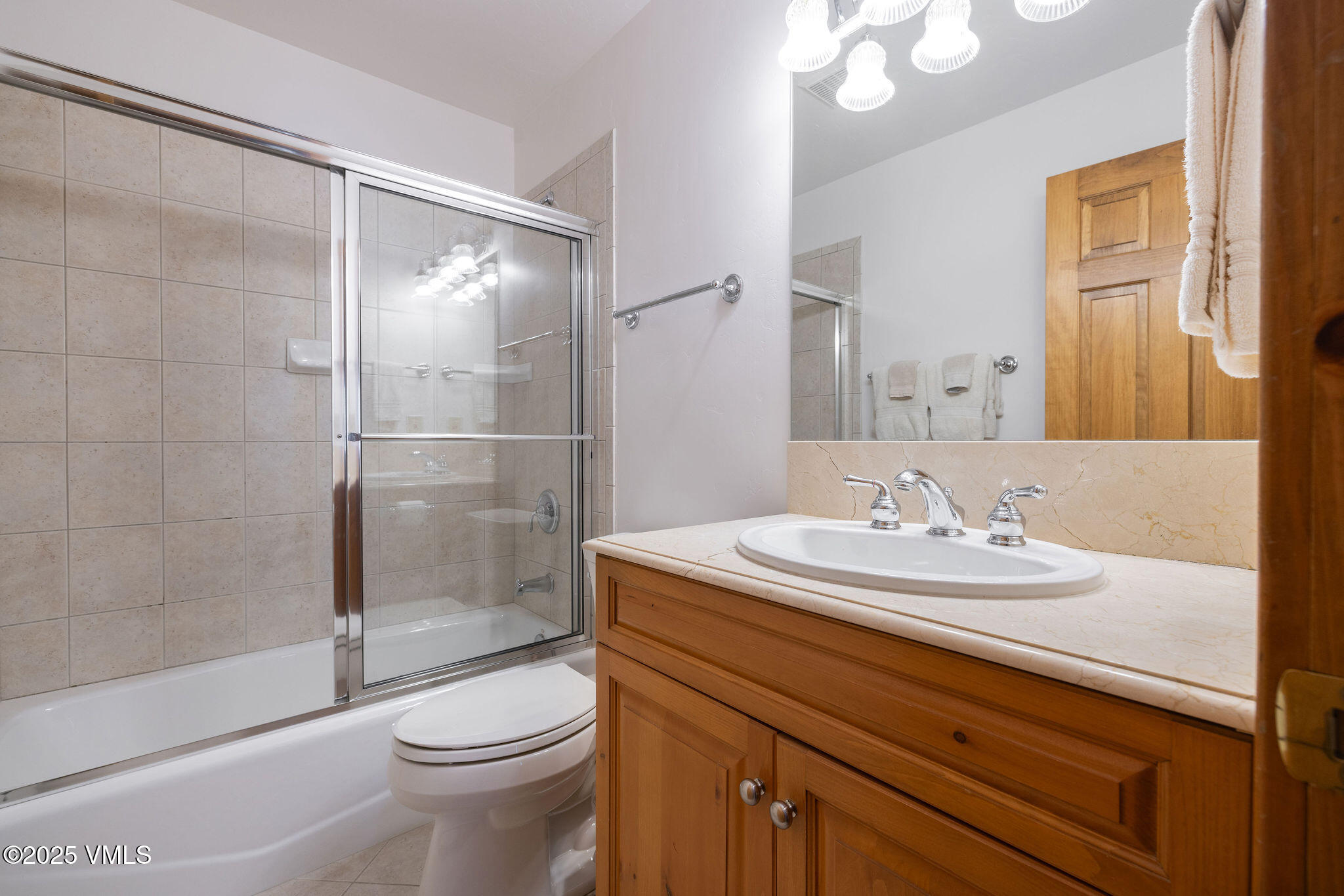 135 Knudson Ranch Road Edwards, CO 81632 - Photo 12 of 14 135_knudson_ranch_rd_interior_bath02