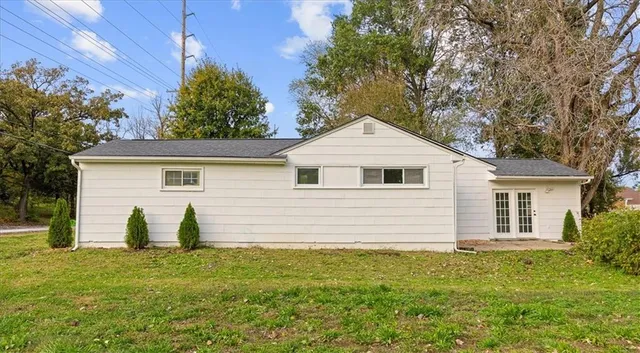 $239,000 | 1601 South Independence Street, Harrisonville, MO 64701