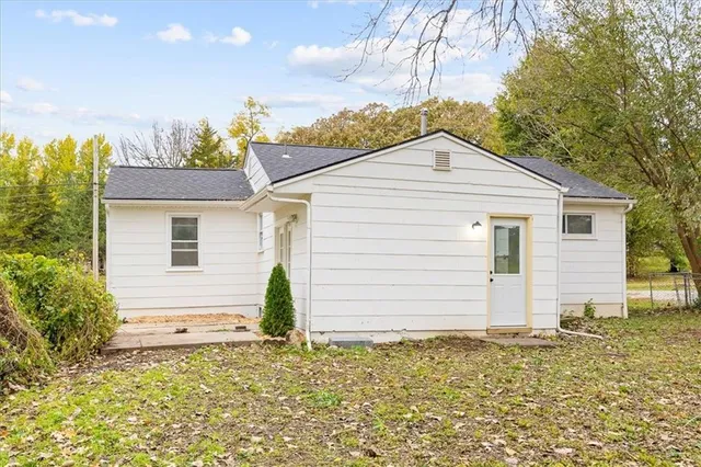 $239,000 | 1601 South Independence Street, Harrisonville, MO 64701