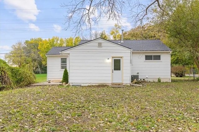 $239,000 | 1601 South Independence Street, Harrisonville, MO 64701