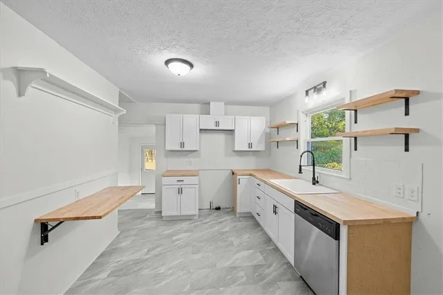 $239,000 | 1601 South Independence Street, Harrisonville, MO 64701