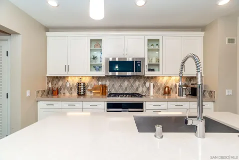 $1,599,000 | 807 Santa Barbara Place, San Diego, CA 92109