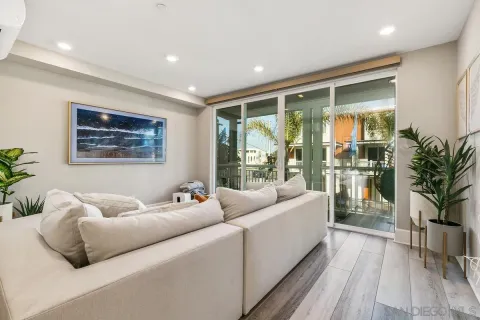 $1,599,000 | 807 Santa Barbara Place, San Diego, CA 92109