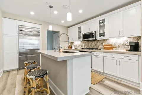 $1,599,000 | 807 Santa Barbara Place, San Diego, CA 92109