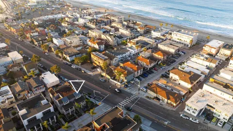 $1,599,000 | 807 Santa Barbara Place, San Diego, CA 92109