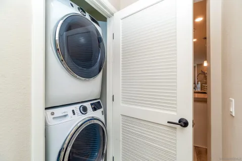 $1,599,000 | 807 Santa Barbara Place, San Diego, CA 92109