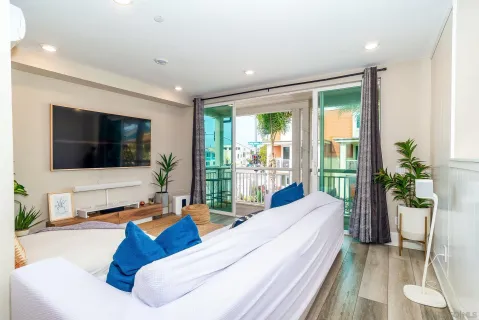 $1,599,000 | 807 Santa Barbara Place, San Diego, CA 92109