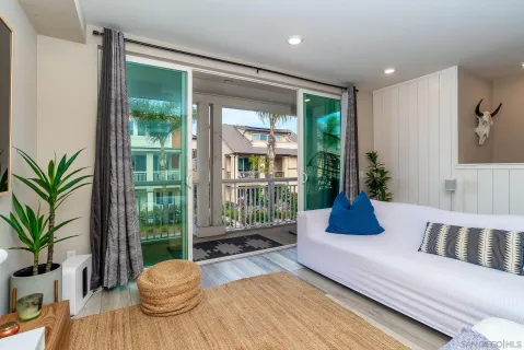 $1,599,000 | 807 Santa Barbara Place, San Diego, CA 92109