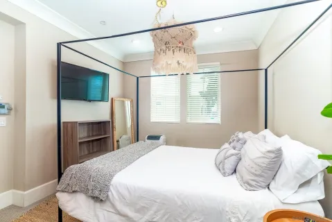 $1,599,000 | 807 Santa Barbara Place, San Diego, CA 92109