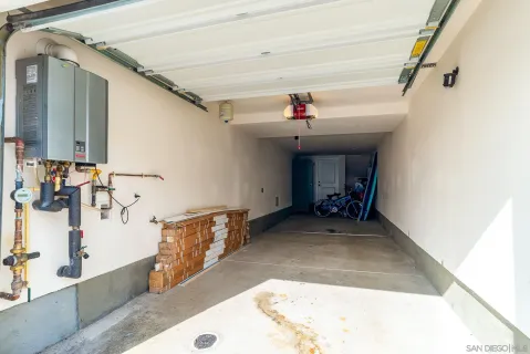 $1,599,000 | 807 Santa Barbara Place, San Diego, CA 92109