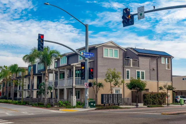 $1,599,000 | 807 Santa Barbara Place, San Diego, CA 92109