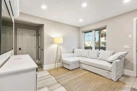 $1,599,000 | 807 Santa Barbara Place, San Diego, CA 92109