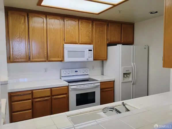 $3,525 | 2902 Hastings Shore Lane, Redwood Shores, CA 94065