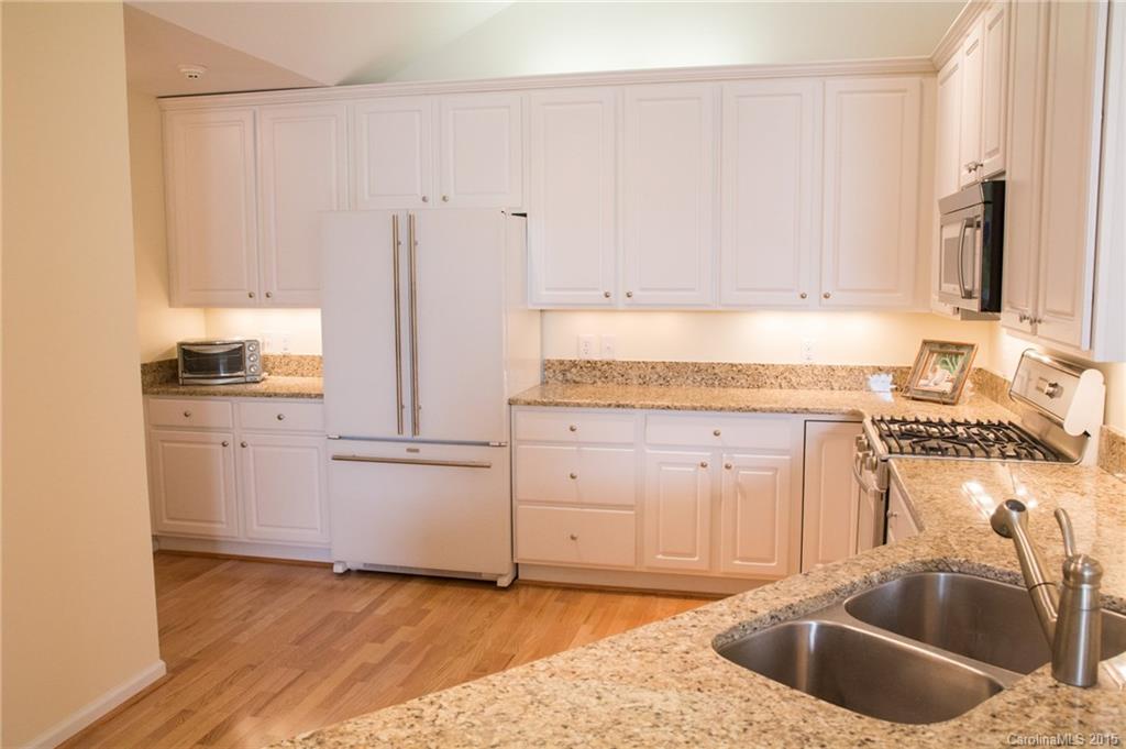880 Ledgestone Court Tega Cay, SC 29708 - Photo 12 of 21