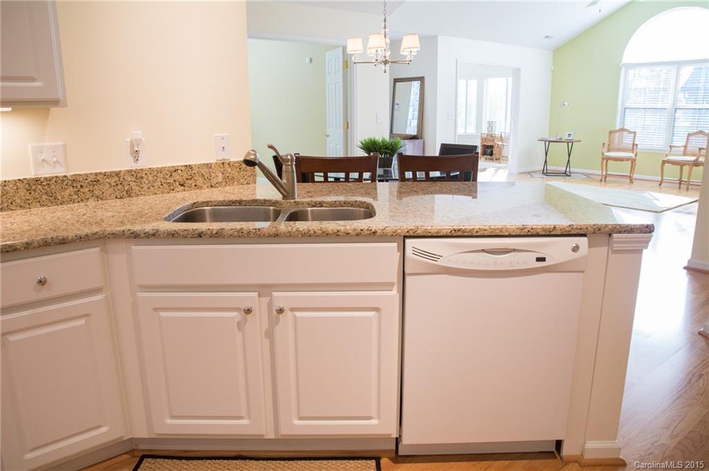 880 Ledgestone Court Tega Cay, SC 29708 - Photo 14 of 21