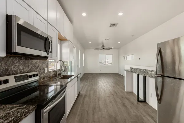 $1,950 | 1933 East Monroe Street, Unit 1, Phoenix, AZ 85034