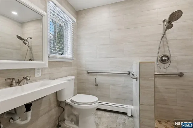 $895,000 | 45 Lake Road, Upper Saddle River, NJ 07458