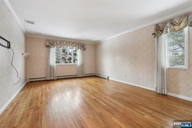 $895,000 | 45 Lake Road, Upper Saddle River, NJ 07458