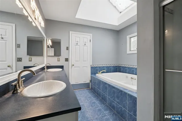 $895,000 | 45 Lake Road, Upper Saddle River, NJ 07458