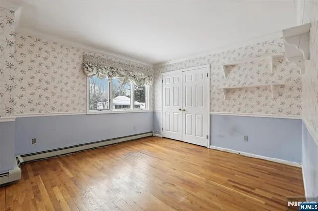 $895,000 | 45 Lake Road, Upper Saddle River, NJ 07458