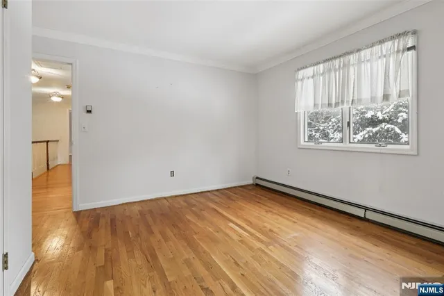 $895,000 | 45 Lake Road, Upper Saddle River, NJ 07458