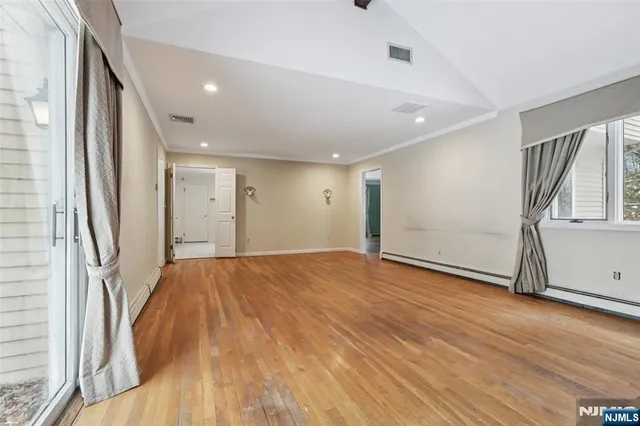 $895,000 | 45 Lake Road, Upper Saddle River, NJ 07458