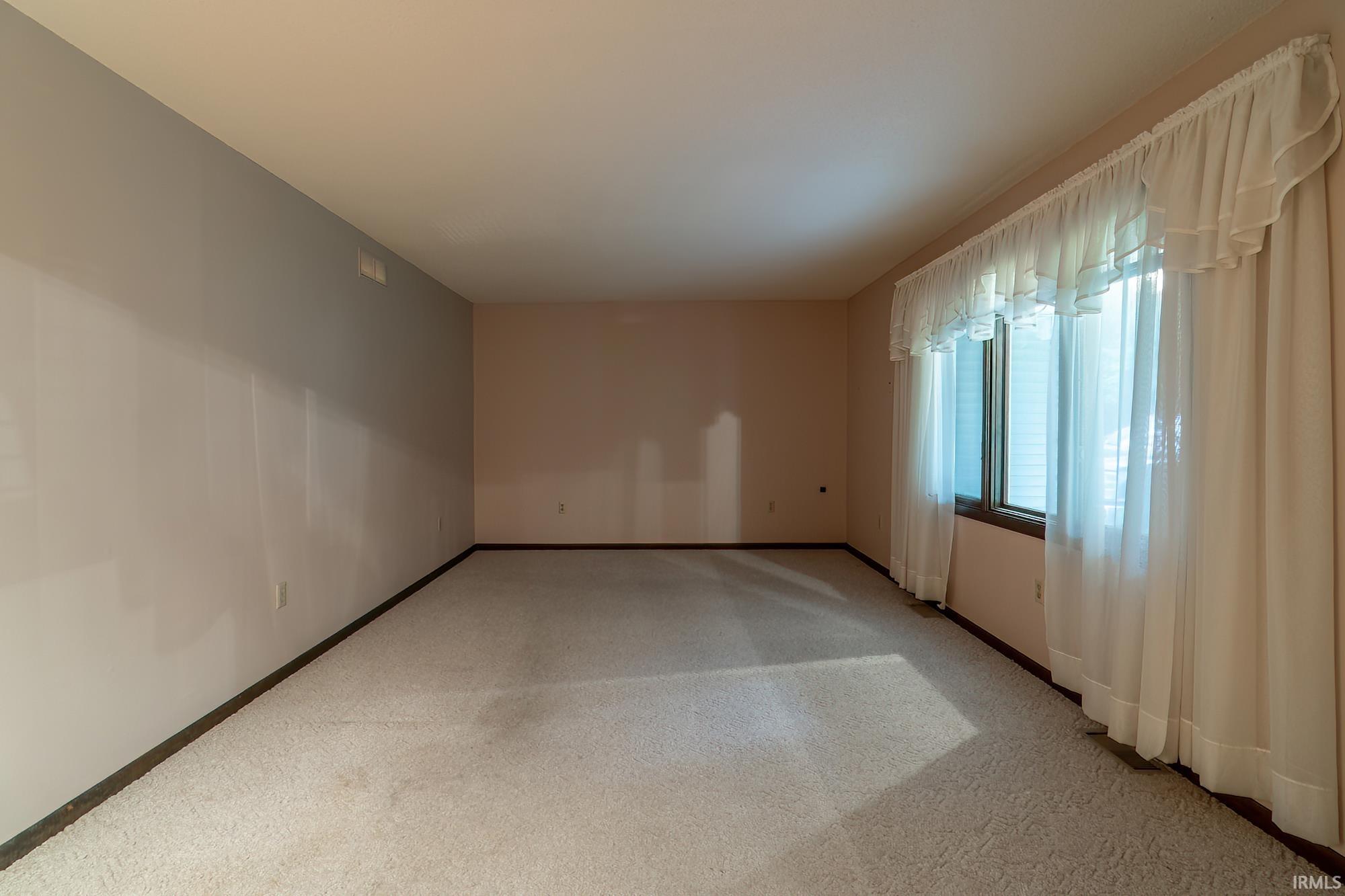 9246 Fritz Road Fort Wayne, IN 46818 - Photo 10 of 36