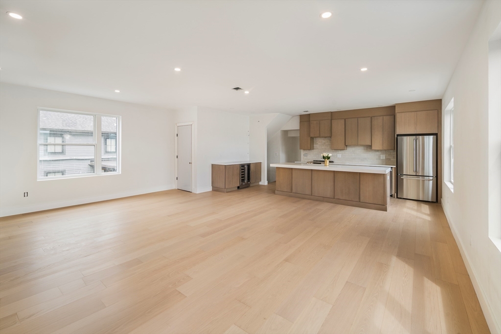 60 Franklin Street, Unit 2 Somerville, MA 02145 - Photo 3 of 25