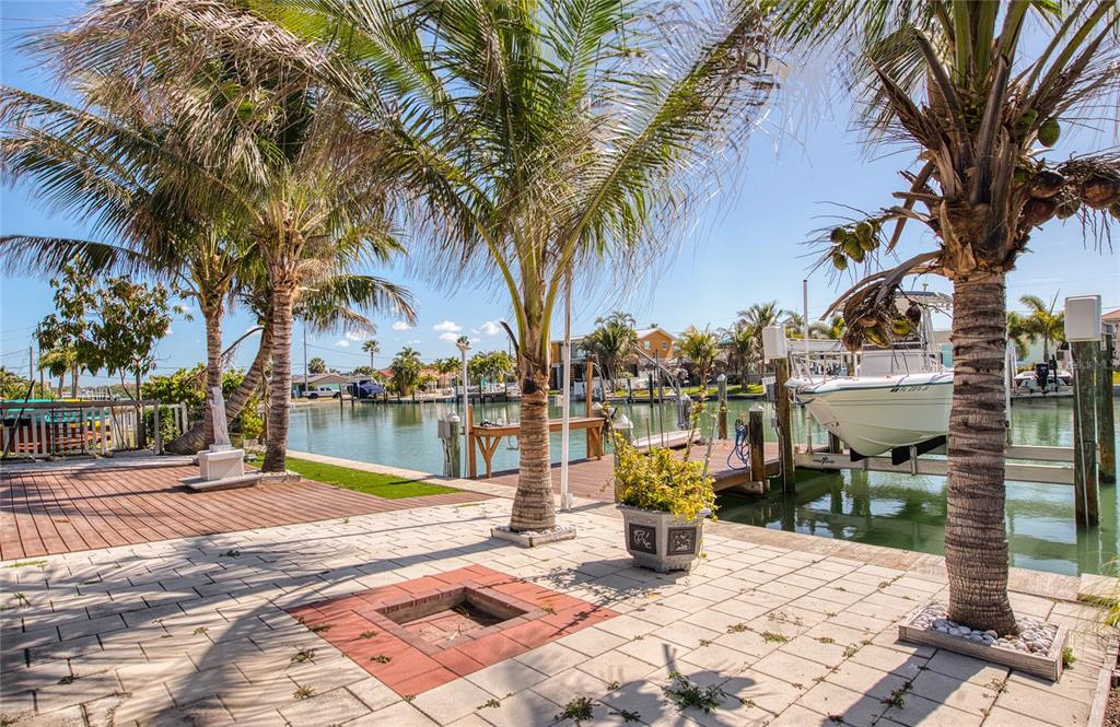 551 Crystal Drive Madeira Beach, FL 33708 - Photo 9 of 46