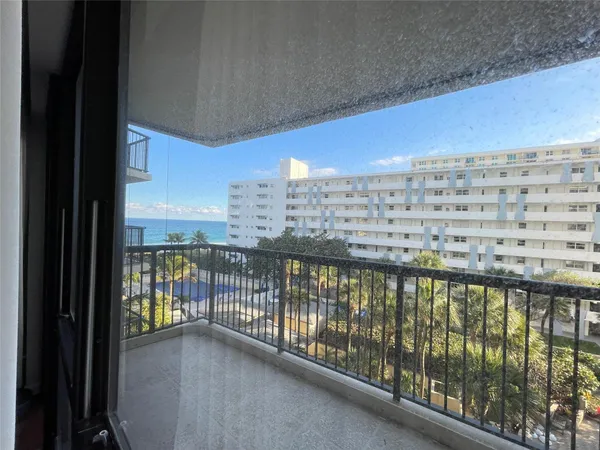 $880,000 | 1800 South Ocean Boulevard, Unit 502, Lauderdale-by-the-Sea, FL 33062