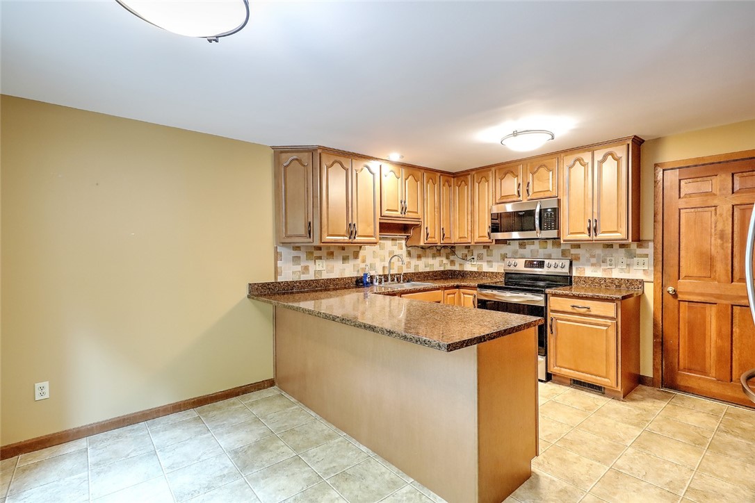 80 Fisher Road, Unit 36 Cumberland, RI 02864 - Photo 9 of 27 Gallery Image 9