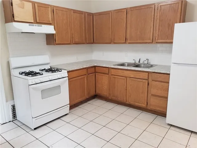 $2,400 | 38 Berkshire Street, Rochester, NY 14607