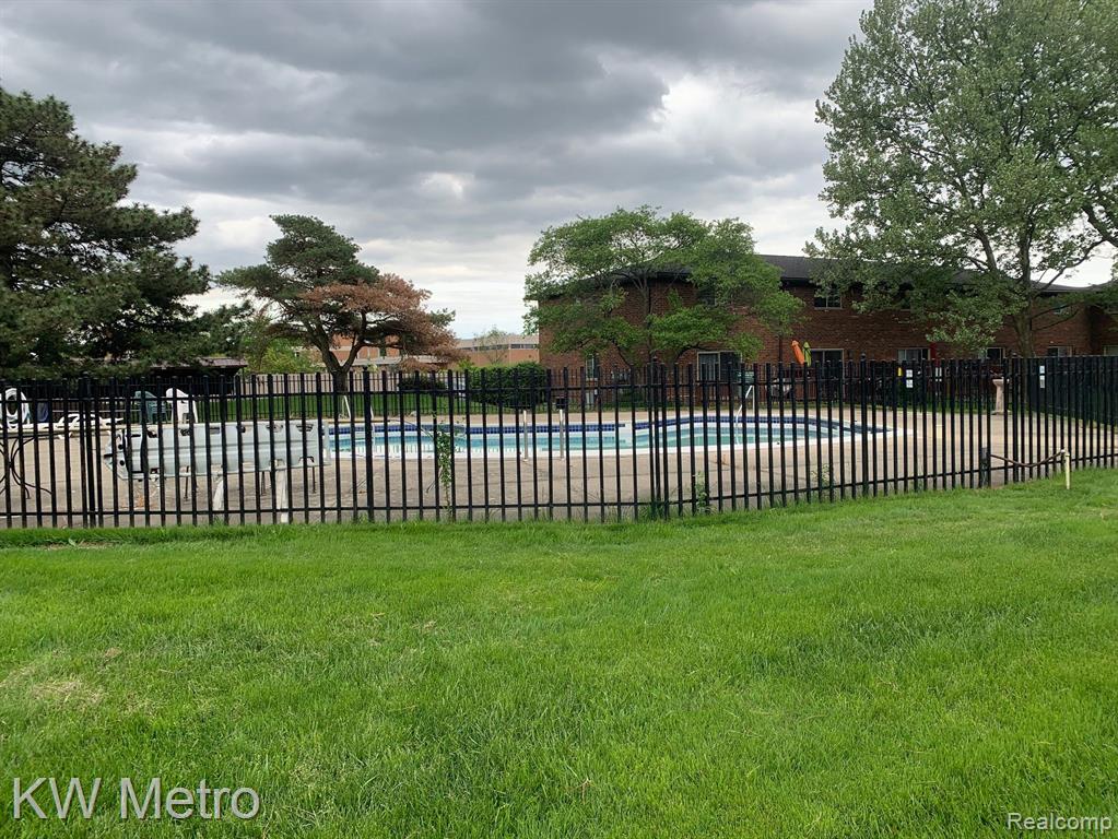 19637 West 12 Mile Road, Unit 102 Southfield, MI 48076 - Photo 4 of 25